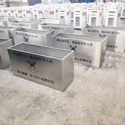 Green Outdoor 316L Stainless Steel Aluminum Planters For Urban City Street Project