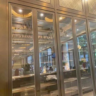 Goede prijs De roestvrije SUS201-Kabinetten van de Roestvrij staalwijn met Met een laag bedekte Glasdeur PVD online