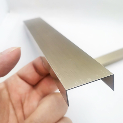 Kleur Goud Geborsteld Afgewerkt U-Vorm 304 Roestvrijstalen Tegelrand 12mm Voor Hotel
