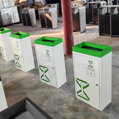 Gepersonaliseerde buiten vuilnisbakken van roestvrij staal Metalen producten GB-standaard